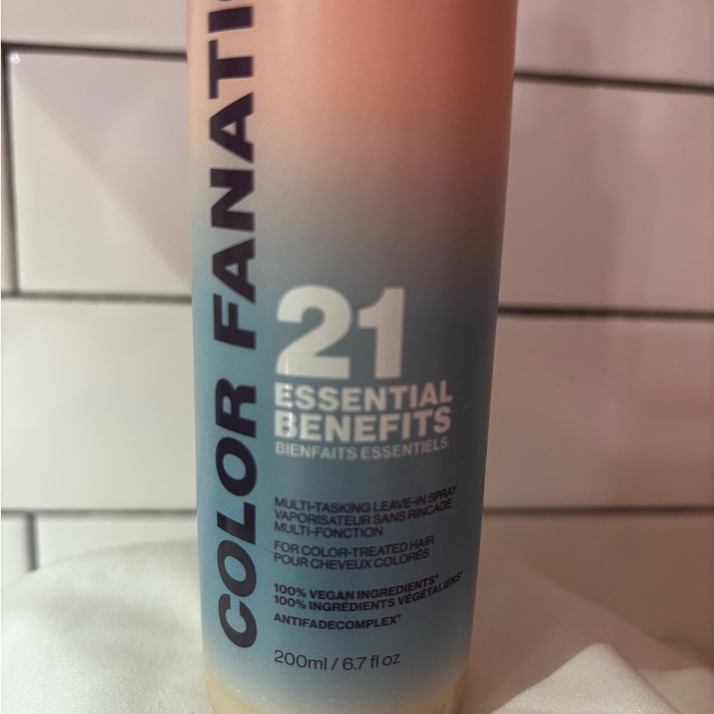 Pureology Color Fanatic Hair Treatment Spray - Gradient Hues - Picture 3 of 5